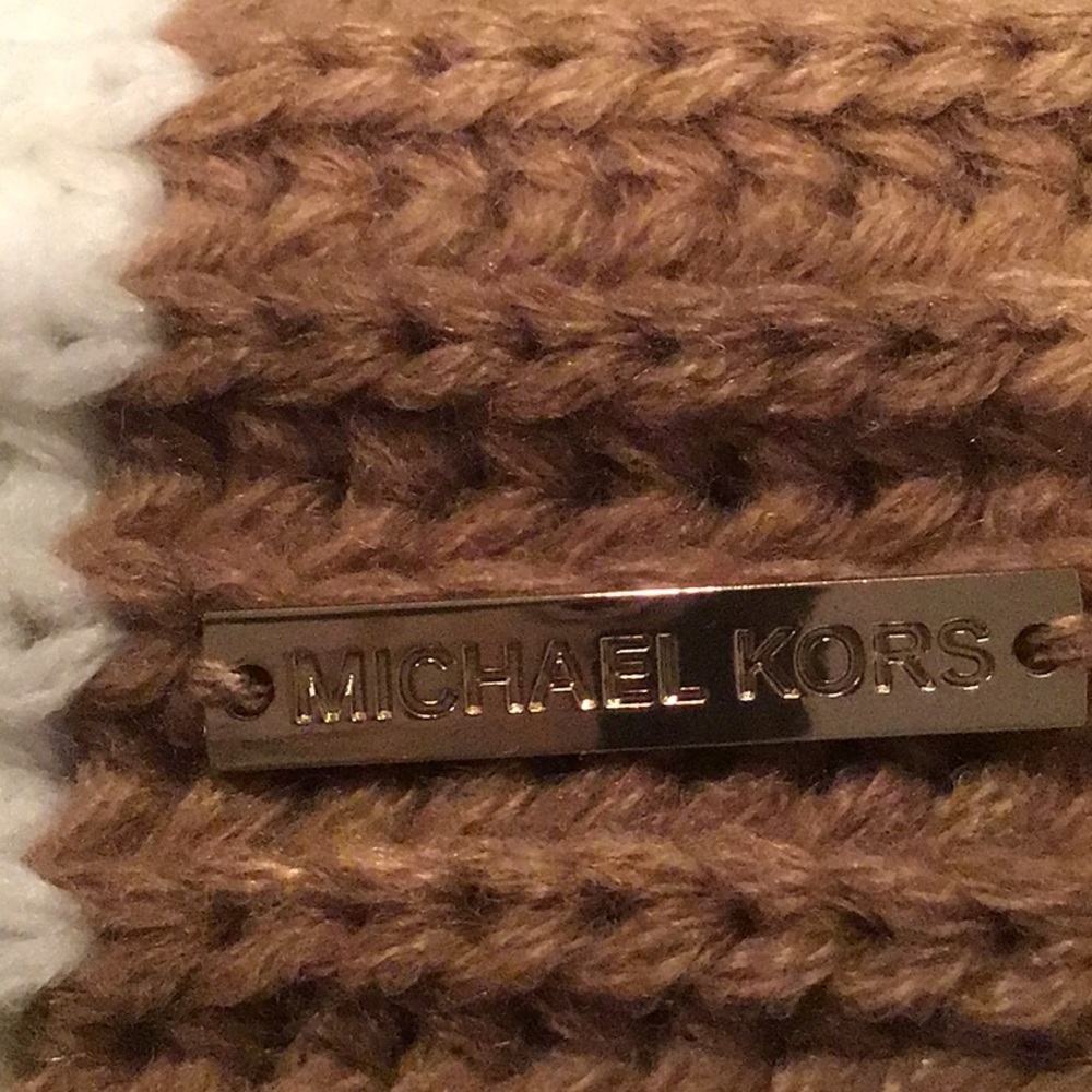 Scarf - Picture 2 of 4